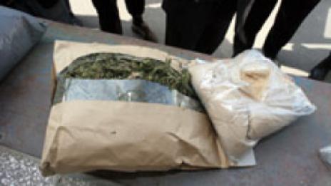 Задържан с половин килограм марихуана поиска да излезе от ареста