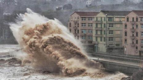 Тайфунът Лекима удари Китай, 13 души са загинали  