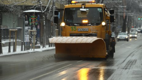 120 машини ще чистят пътищата във Варненско и "Хемус"