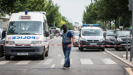 Задържаха близък на един от нападателите във френска църква