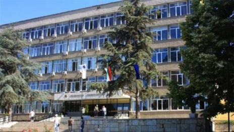 Маскирани завързаха охранители на ТУ - Варна