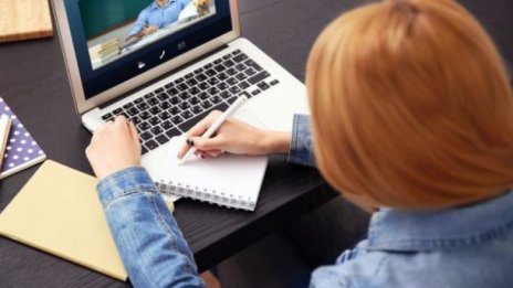 95% от учениците у нас учат с изкуствен интелект