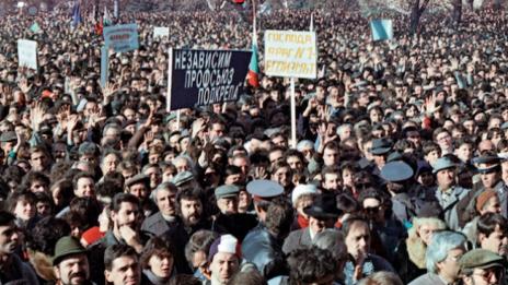  Падането на Берлинската стена и революциите в Източния блок