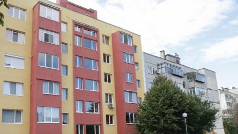 МРРБ отпуска още 26 млн. лв. за саниране в по-малки общини