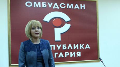 Мая Манолова се обяви против глобите за ровене в кофите за боклук