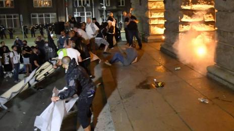 Почина полицай от протестите в столицата