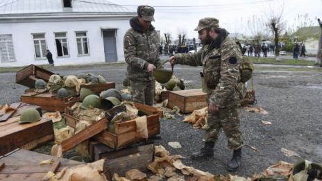 Най-малко 33 души са загинали при боевете в Нагорни Карабах
