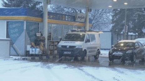 Обраха бензиностанция в София, нападнаха служител
