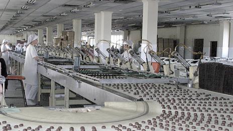 Пожар в Захарния комбинат в Пловдив, двама са обгазени