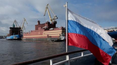 Русия пусна по вода "Академик Ломоносов" – първата плаваща АЕЦ