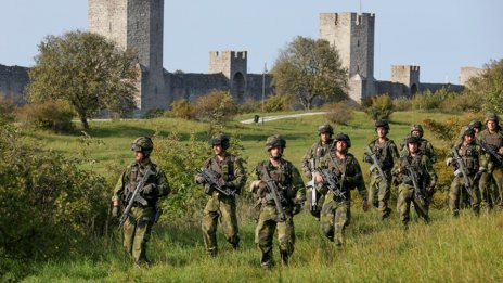 Швеция ще върне задължителната военна служба