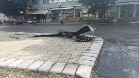 Ураган отнесе покриви в Тервелско