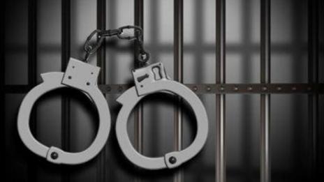 Задържаха варненец, тарашил магазин