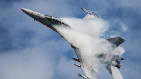 US изтребител се разби при кацане на самолетоносач