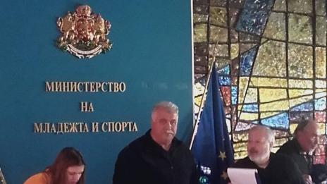 Познахме: Варненец пое федерацията по ветроходство