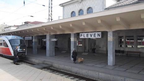 Трагедия на гарата в Плевен: влак премаза жена