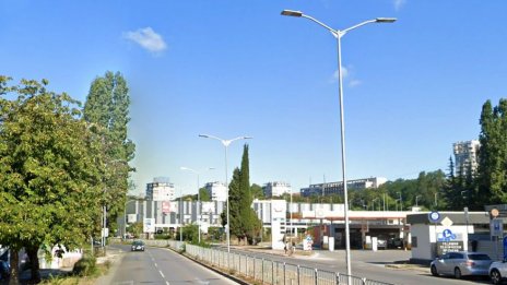Възстановяват уличното осветление по бул. &bdquo;Девня&ldquo; във Варна, слагат алуминиеви кабели