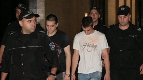 По 6 години затвор за младежите, пребили 3-годишния Христо