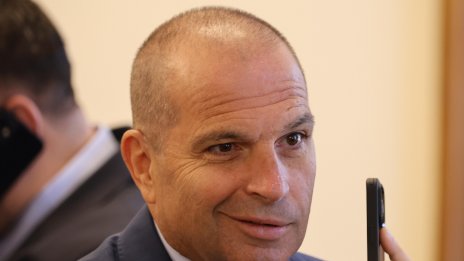 Караджов видя "светлина в тунела" за БДЖ