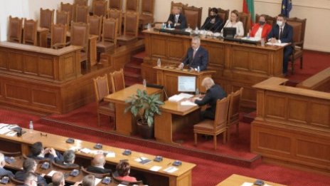Депутати Vs. IT-та – числата са ясни. Вижте кои какви заплати взима!