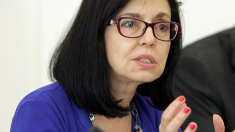 Кунева зове за разговори, не за разцепление
