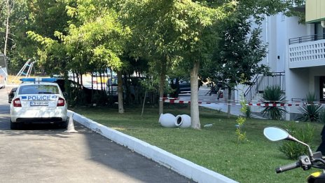 Дете пада от петия етаж на хотел в Китен, в кома е