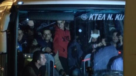Гърция върна 2 хил. мигранти от границата в Атина