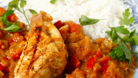 Пилешки гърди с вкусен сос