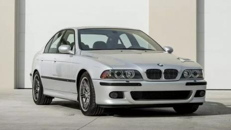 Продават 16-годишно BMW M5 за $180 000