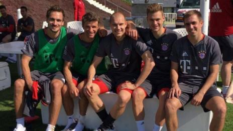 Пеп: Засега няма да взимаме Бадщубер