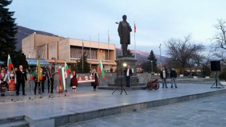 Протест в Сопот, поискаха оставката на кмета