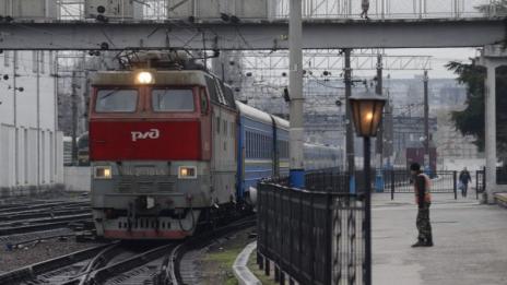 Украйна блокира достъпа на леки автомобили в Крим