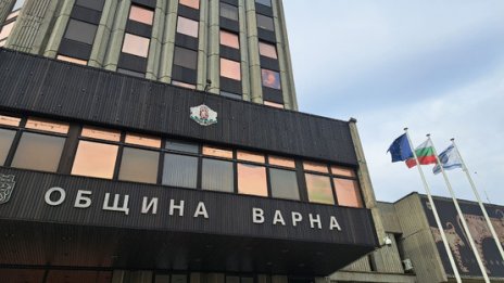 Гише &bdquo;Местни данъци&ldquo; в Община Варна се наводни, няма да работи с граждани до края на седмицата