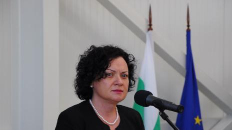 Ивелина Василева и Иван Портних подписаха договор за 48 млн. лв.