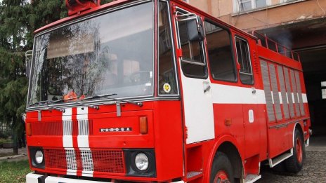 46 пожара са гасили огнеборците за денонощие у нас