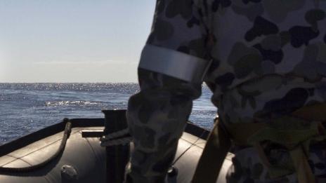 Корабче с 97 пътници потъна край Малайзия