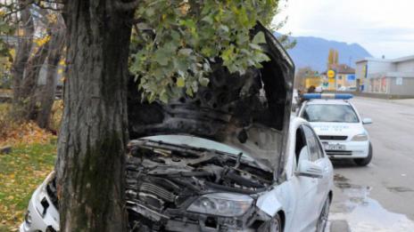 59-годишна с „Пежо” се натресе в дърво в Аспарухово