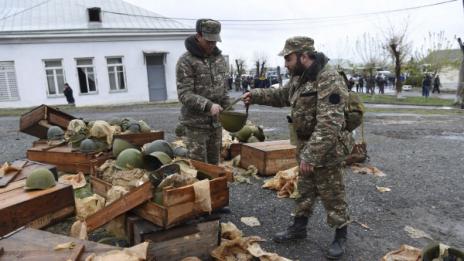 Мир ли? Армения стреля 110 пъти за денонощие, оплака се Баку