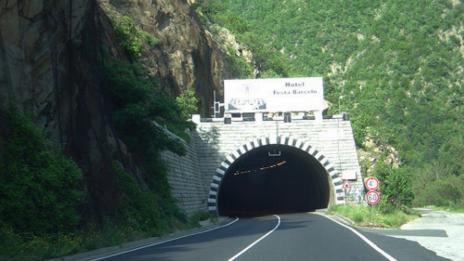 Тунелът в Кресненското дефиле е без осветление поради авария