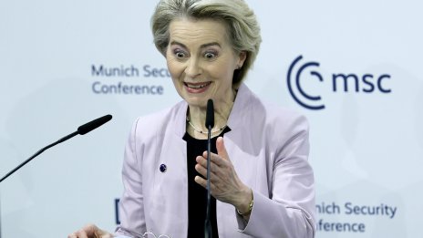 Вотът на недоверие срещу Фон дер Лайен не мина