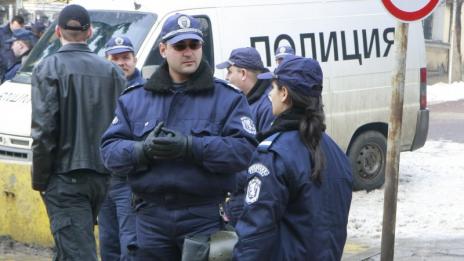 Полицаи – бледи или пък затлъстели, гневни , избухливи…. на психо прегледи