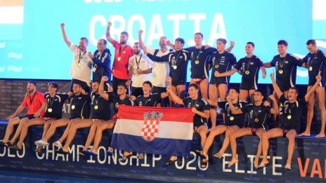 Кметът на Варна награди европейските шампиони по водна топка за мъже до 20 години