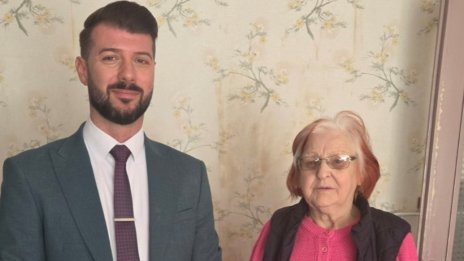 81-годишна жертва на &bdquo;ало-измамници&ldquo; получи обратно дадените от нея близо 14 000 евро