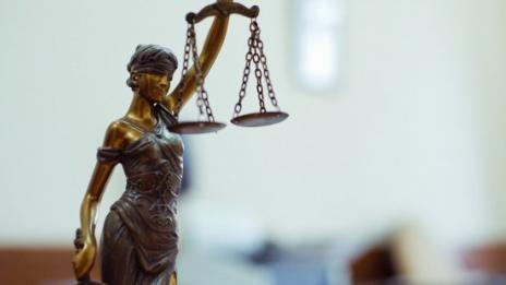 Потвърдиха постоянния арест на група за наркоразпространение