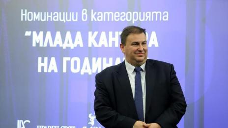 Евродепутатът Емил Радев: От 2021-а до Великобритания ще се пътува със задгранични паспорти 