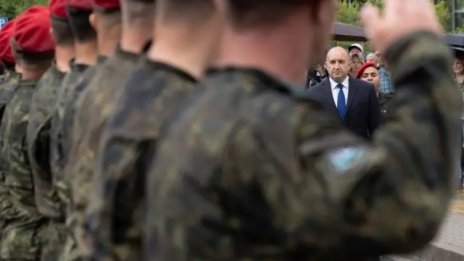 Радев поиска дебат за военната подготовка на младите