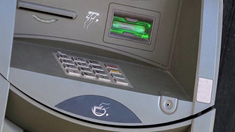 БНБ: Тегленето от банкомат ще бъде само в евро след приемането ни в Еврозоната