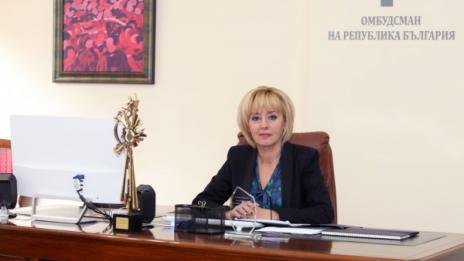 Манолова за хакерската атака: Опасен и арогантен акт!