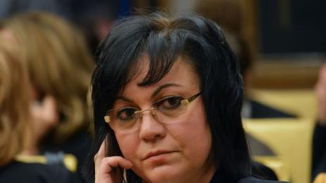 Корнелия Нинова пострада при верижна катастрофа