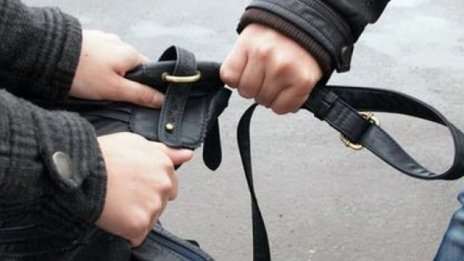 Гастрольор от Синеморец дърпа чанти от жени във Варна